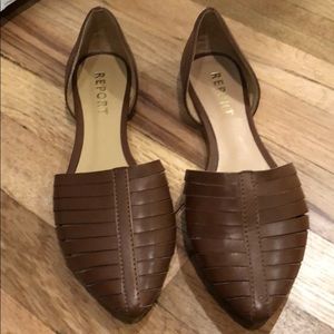 Report flat shoes